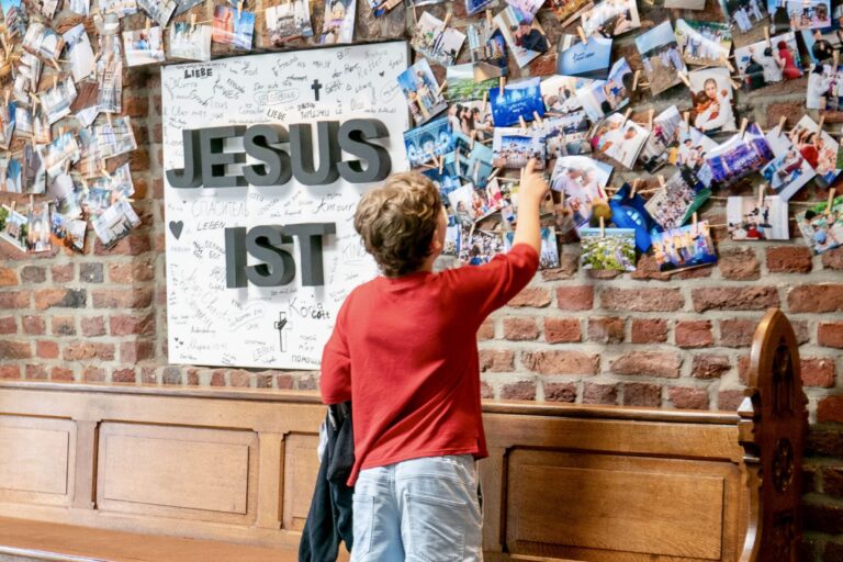 Kirche mit Kinderbetreuung in Aachen
